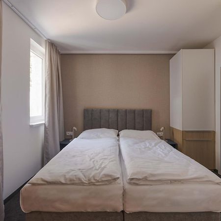 Hotel Taxis Bratislava - New Rooms Экстерьер фото